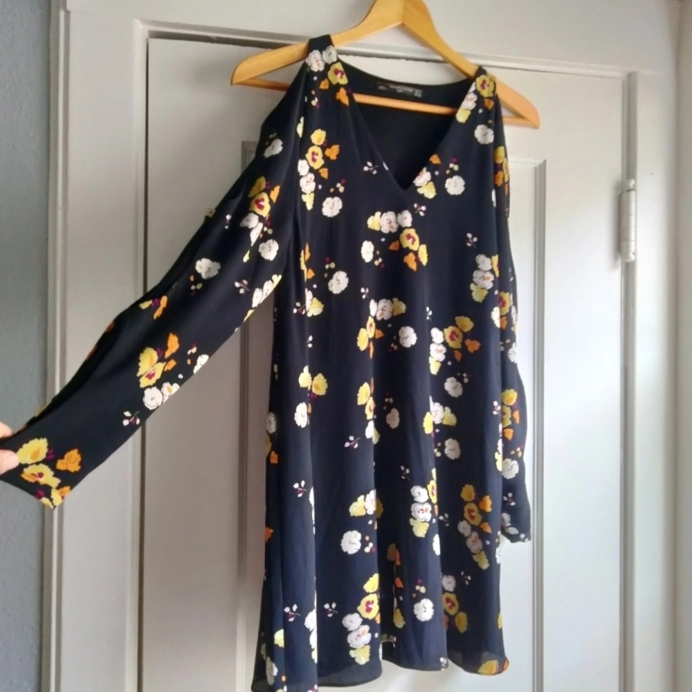Zara Long Cut Out Sleeve Floral Black Dress V-Neck Lined Women's Size Small